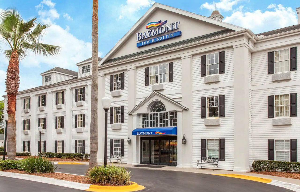 Baymont By Wyndham Jacksonville/Butler Blvd Exterior foto
